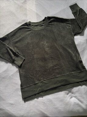 LuLaRoe Oversized Hi-Lo Hem Velour Top in Dark Green